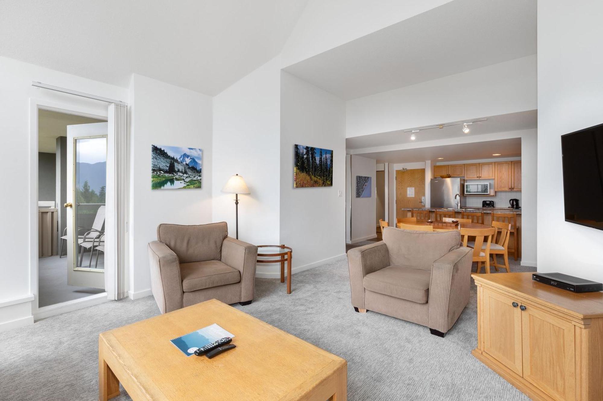 The Woodrun Lodge By Whiski Jack Whistler Exterior photo